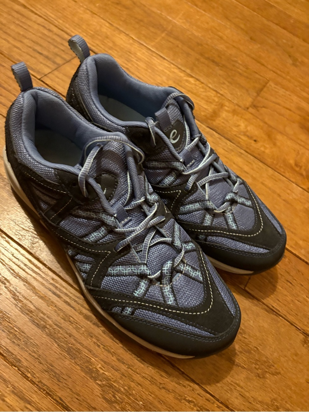 Women’s Gray Athletic Easy Spirit Sneakers - Size 10 Narrow